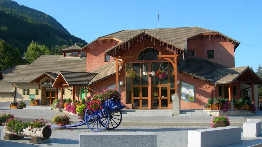 La Maison de la vallée accueille l'Office de tourisme de Pont du Fossé