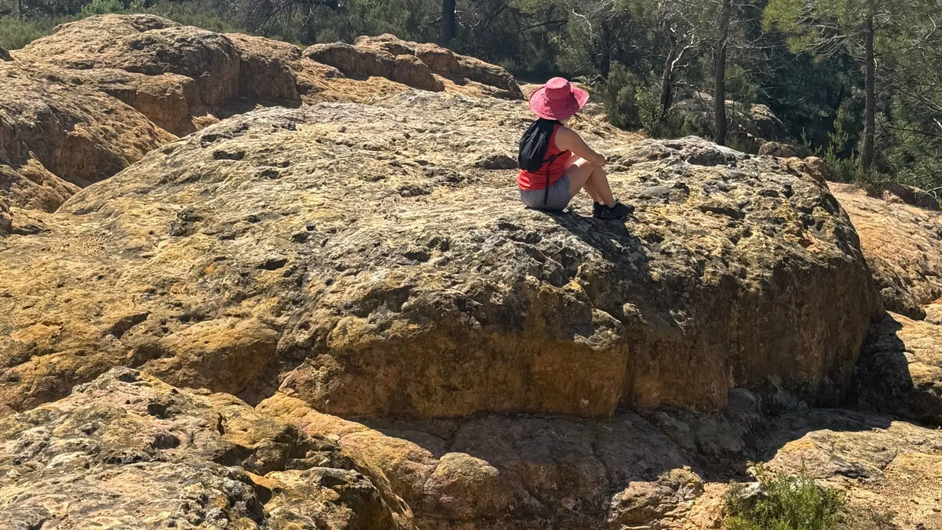 Dalle de grès de Pié Bousquet à Roussillon