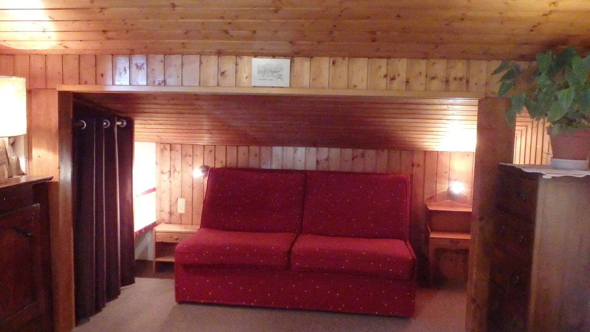 PYRENE HAUT Chambre canapé convertible