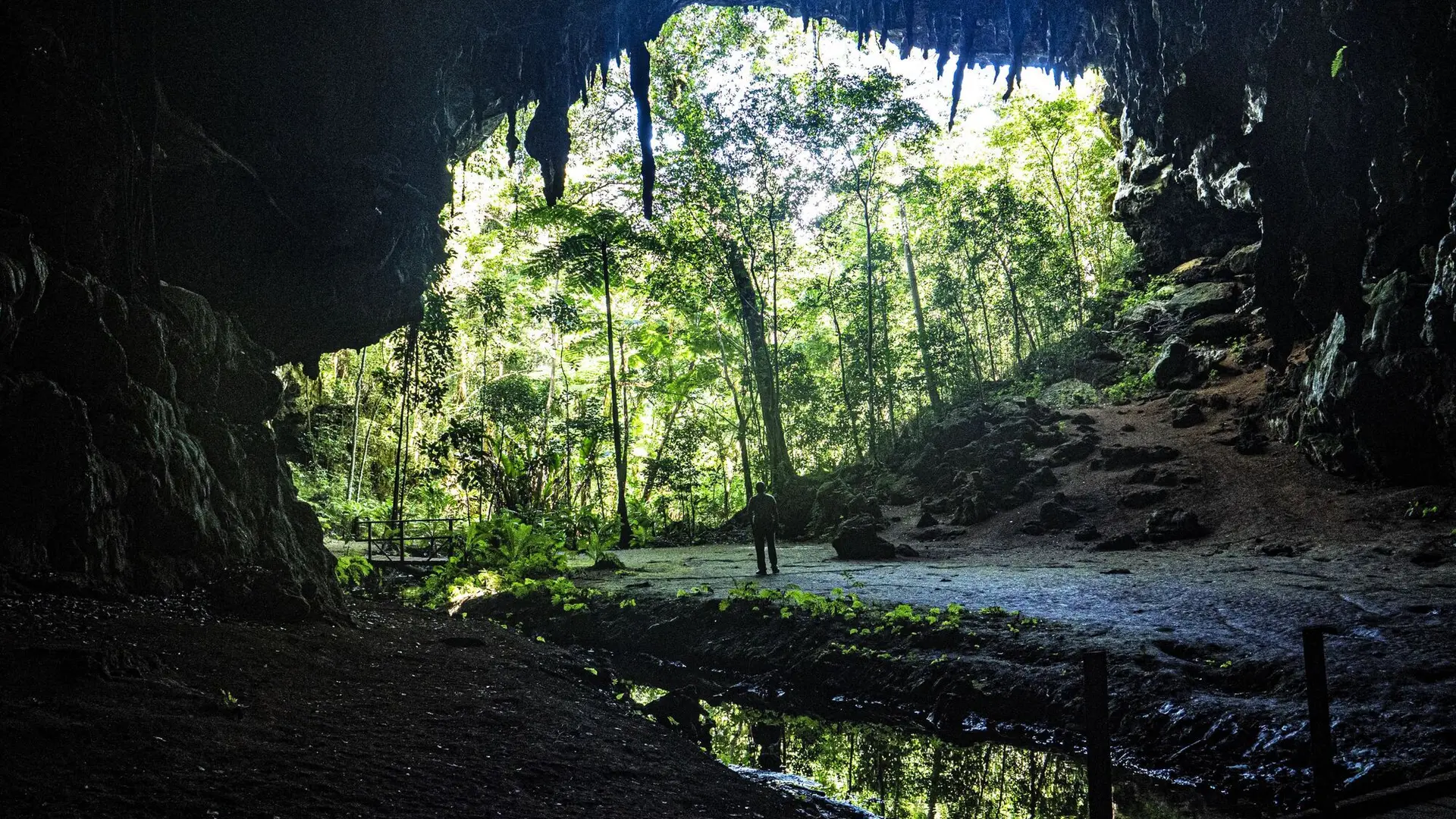 Oumagne Grotto / Cave of Queen Hortense