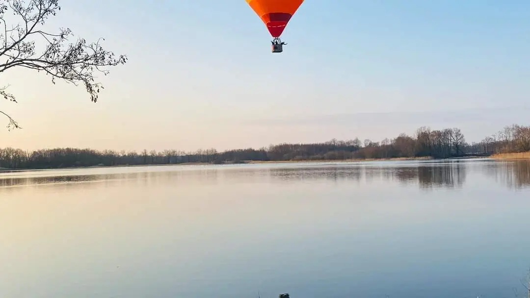 Vol en montgolfière au dessus des étangs de la Dombes