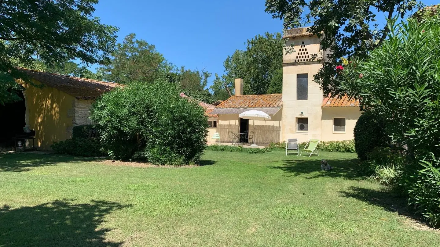 GRAND ESPACES DEVANT LE PIGEONNIER