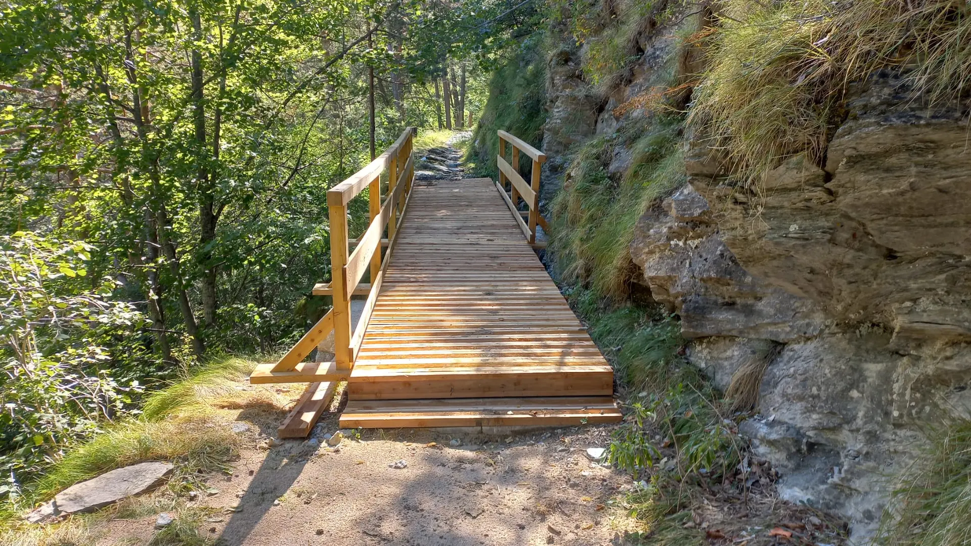 passerelle rocher de Servia