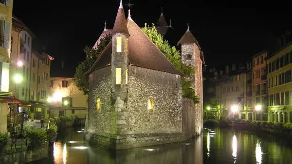 Annecy la nuit