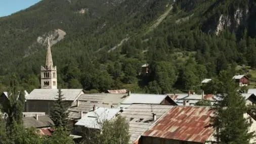 Le village de Névache en Eté