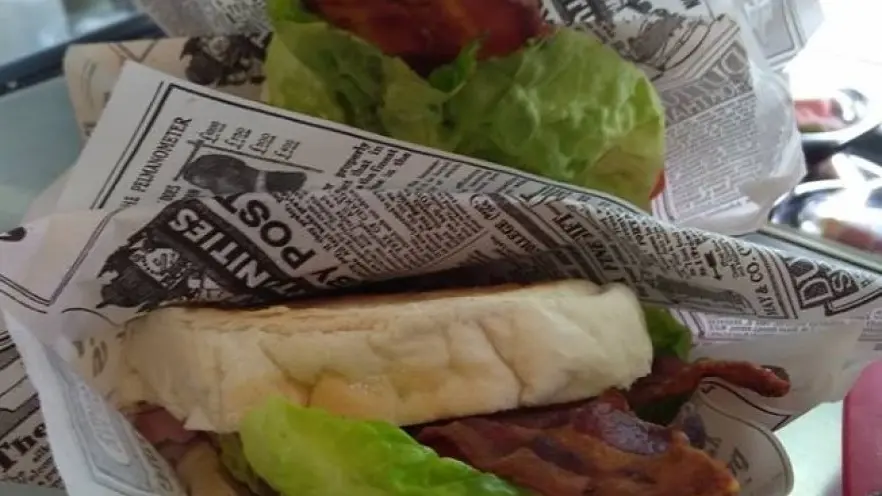 Snacking at Les Alizés grocery store