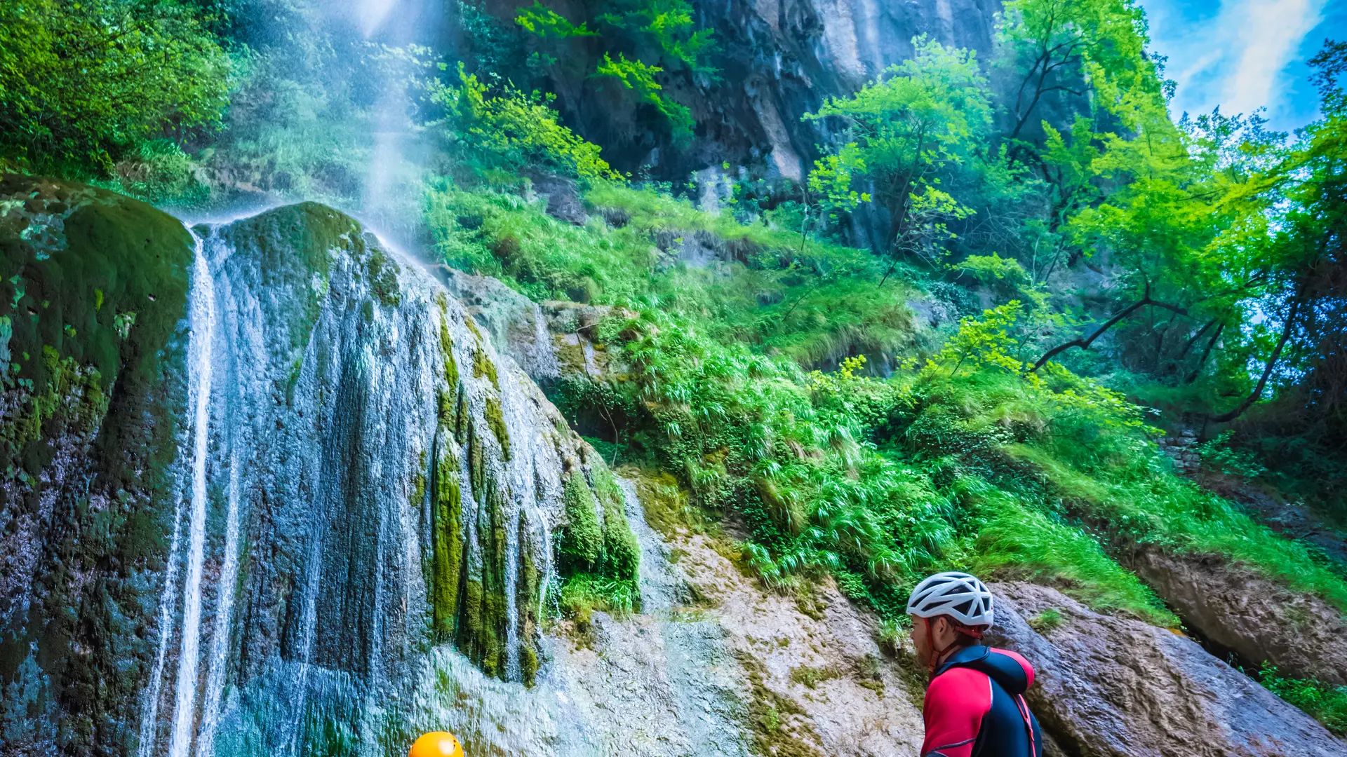 Départ de la cascade de Courmes, dans les gorges du Loup avec un groupe très motivé.