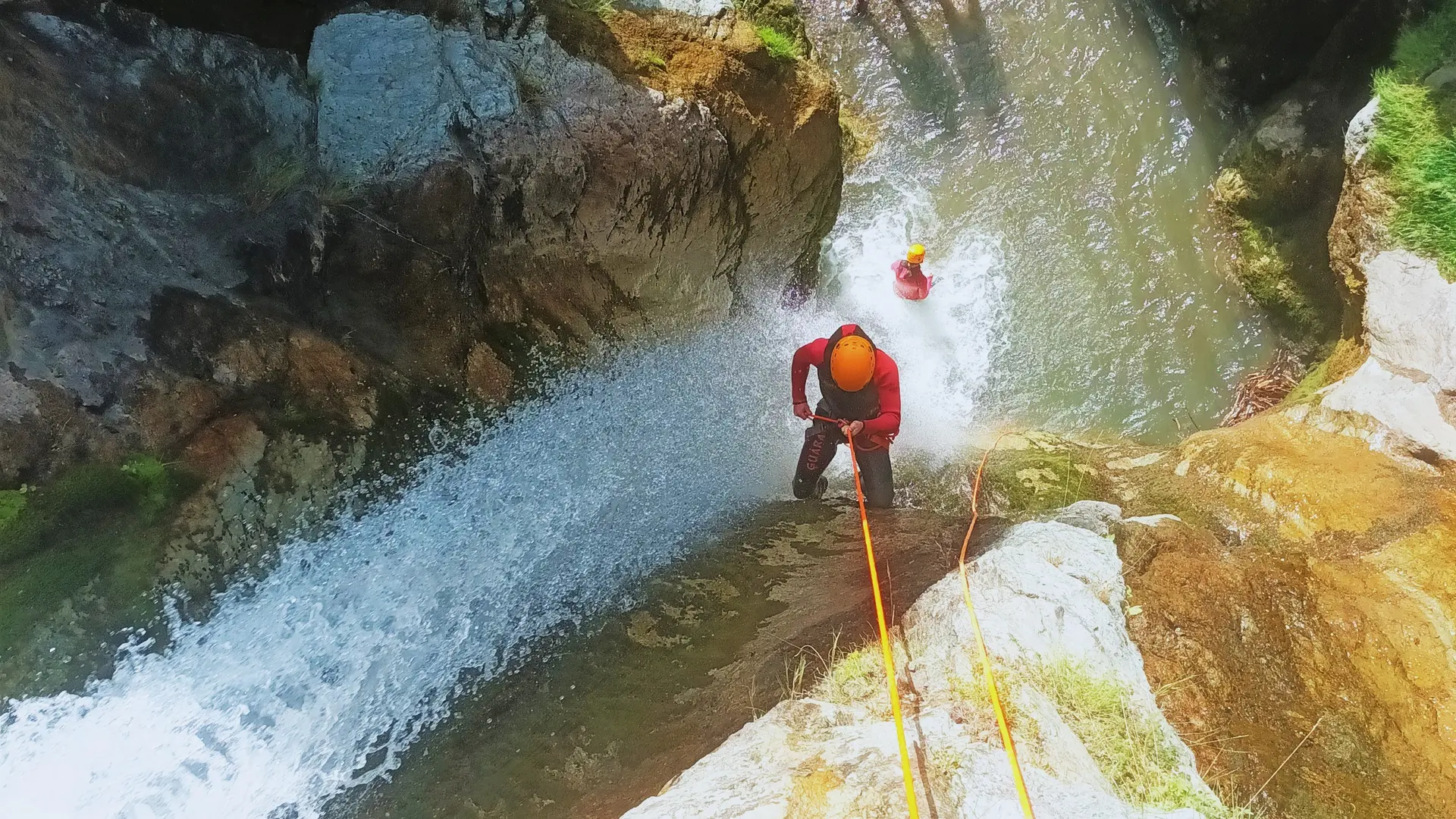 Rappel de 20m au canyon de Val Estrèche