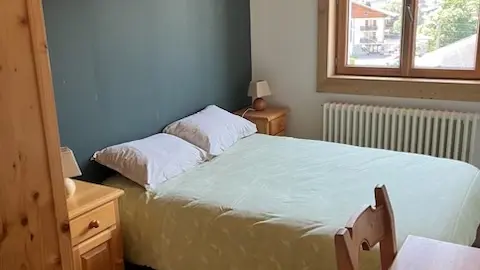 Chambre avec un lit 2 places