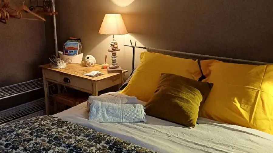 La chambre 2 - le lit