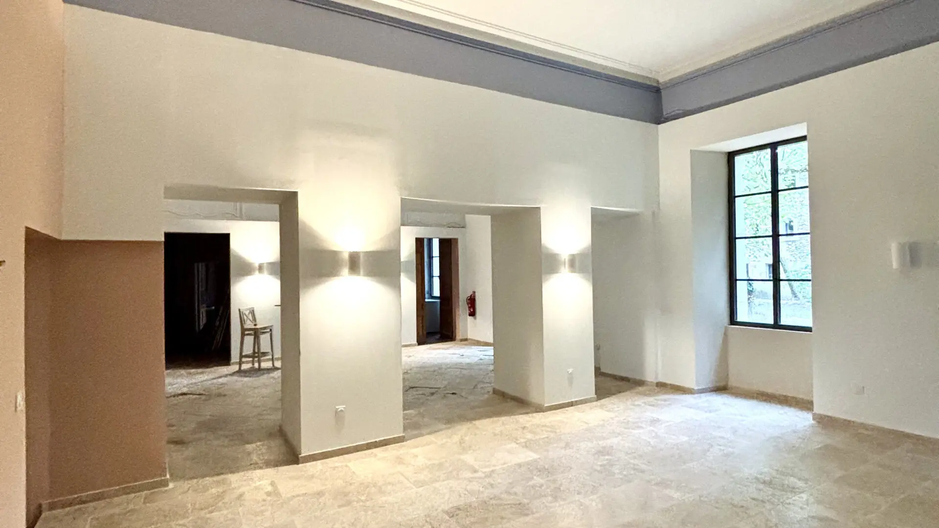 Espaces disponibles pour les groupes - salle d'accueil et cocktail RDC