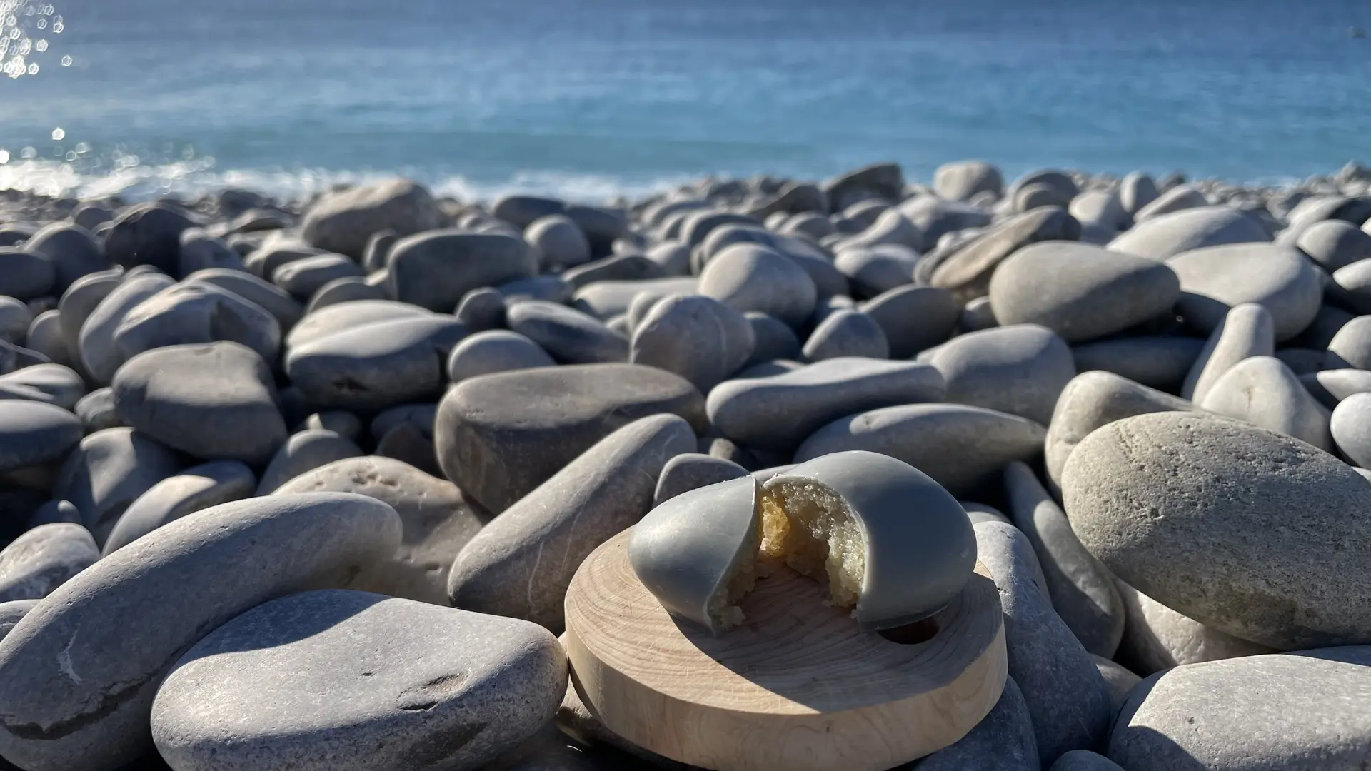 Petit galet sur la plage