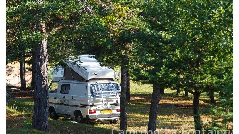 Intérieur camping en été