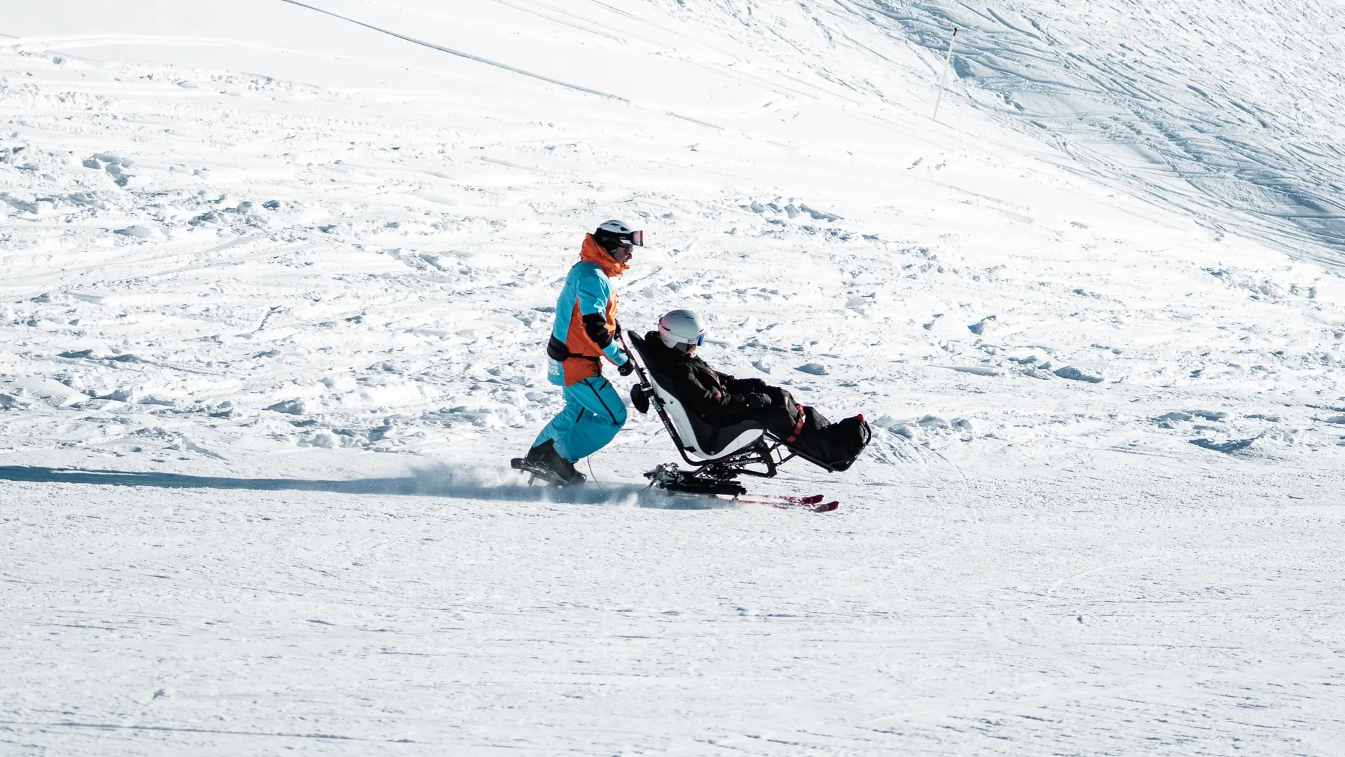 Des moniteurs patients et qualifiés qui vous conduiront progressivement vers l’autonomie à ski.