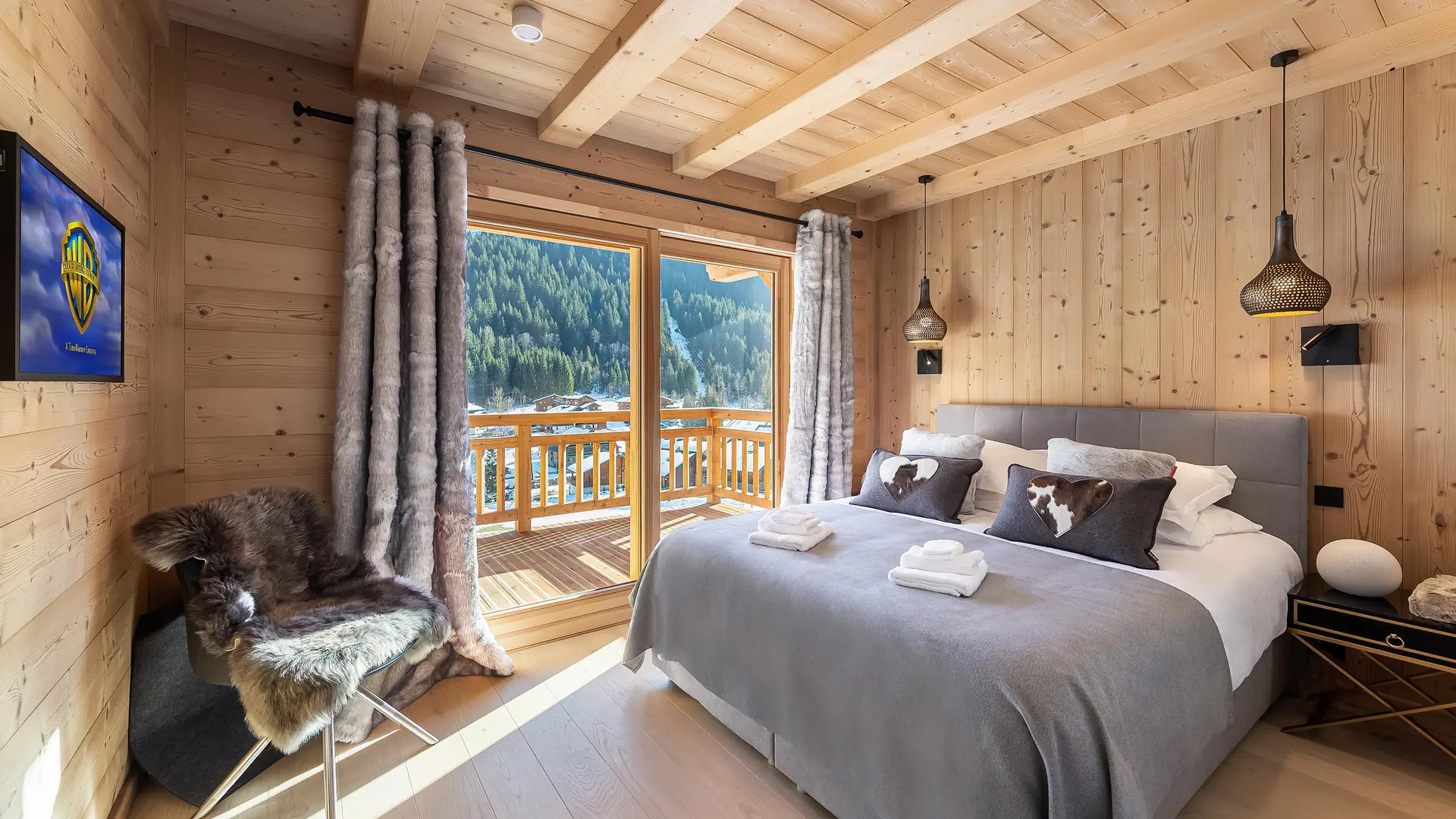 Chambre avec lit double, balcon