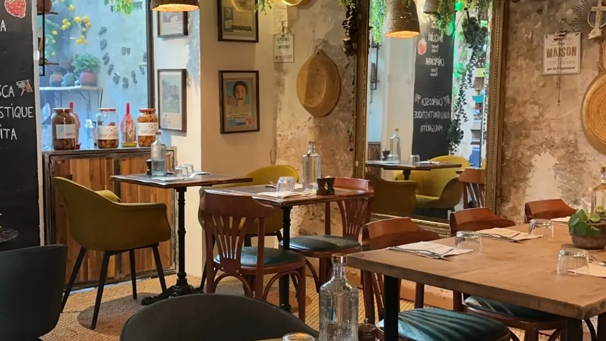 À l’intérieur