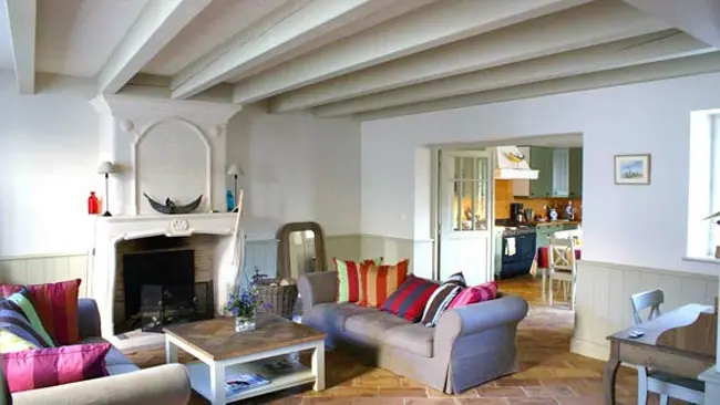Salón con chimenea