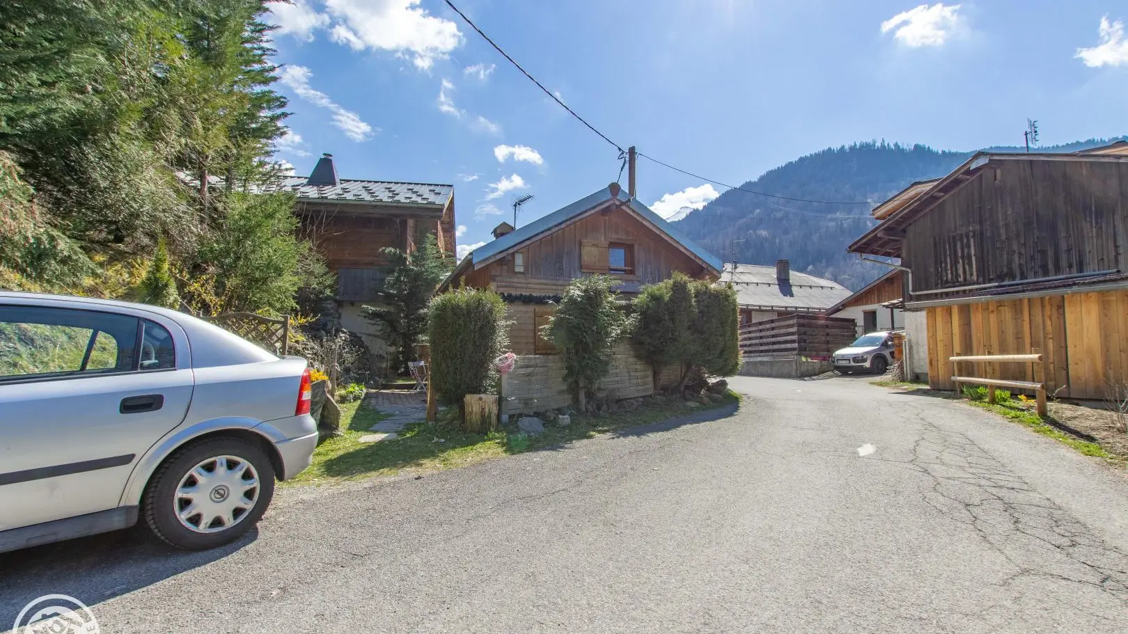 Stationnement le long de la route