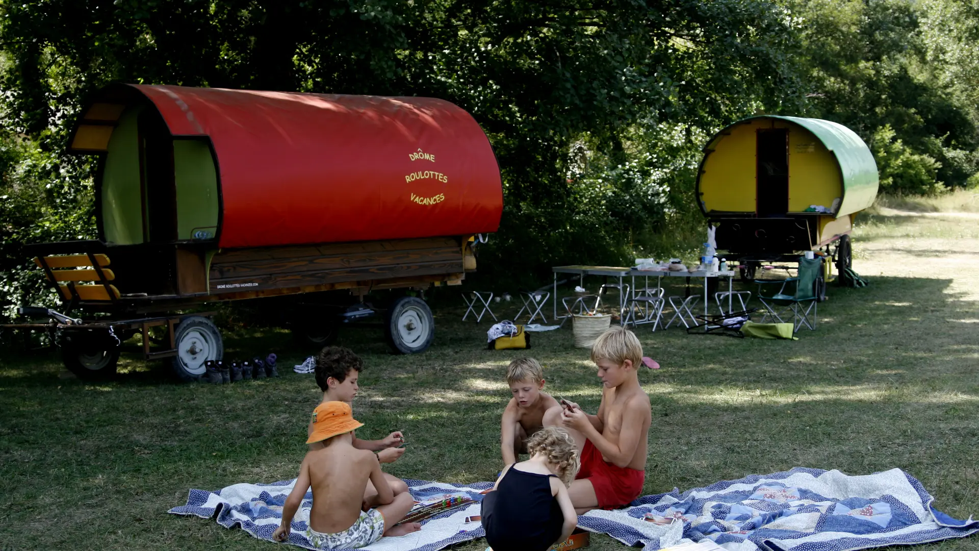 partir en famille avec 2 roulottes