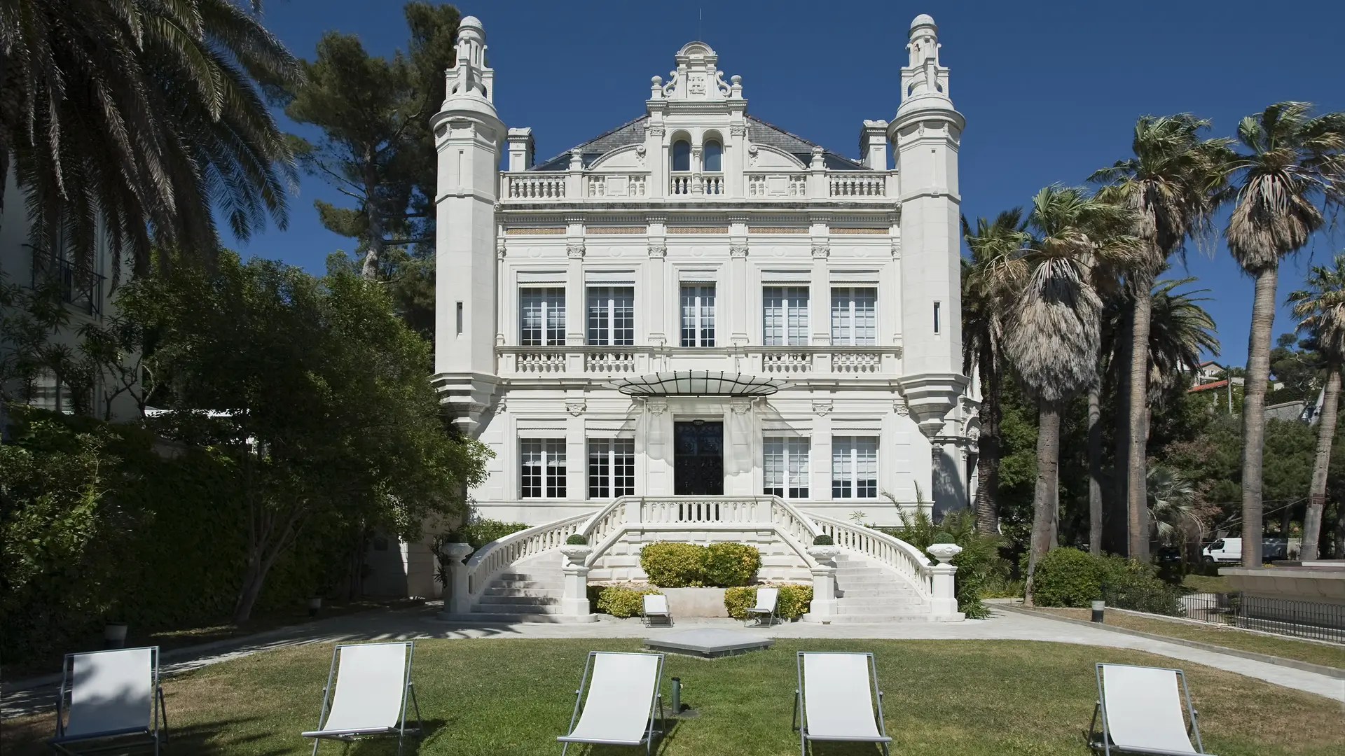 Corniche Kennedy Chateau Berger