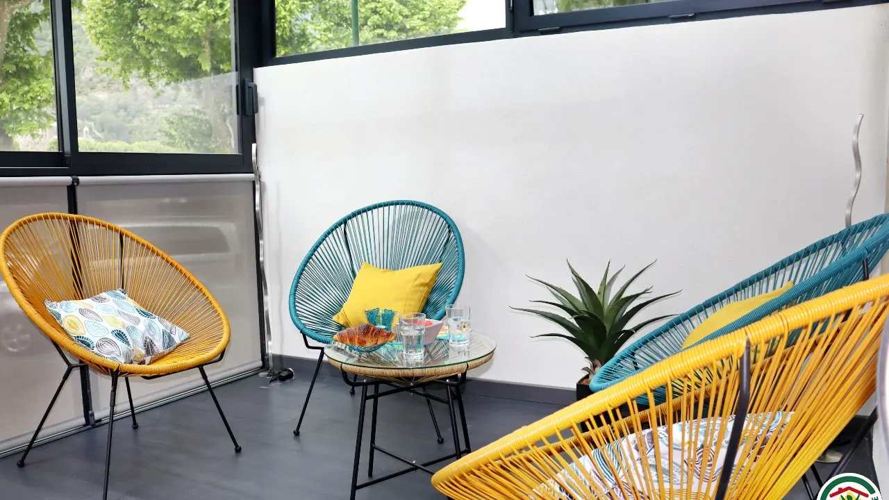 Véranda avec vue sur le Rhône