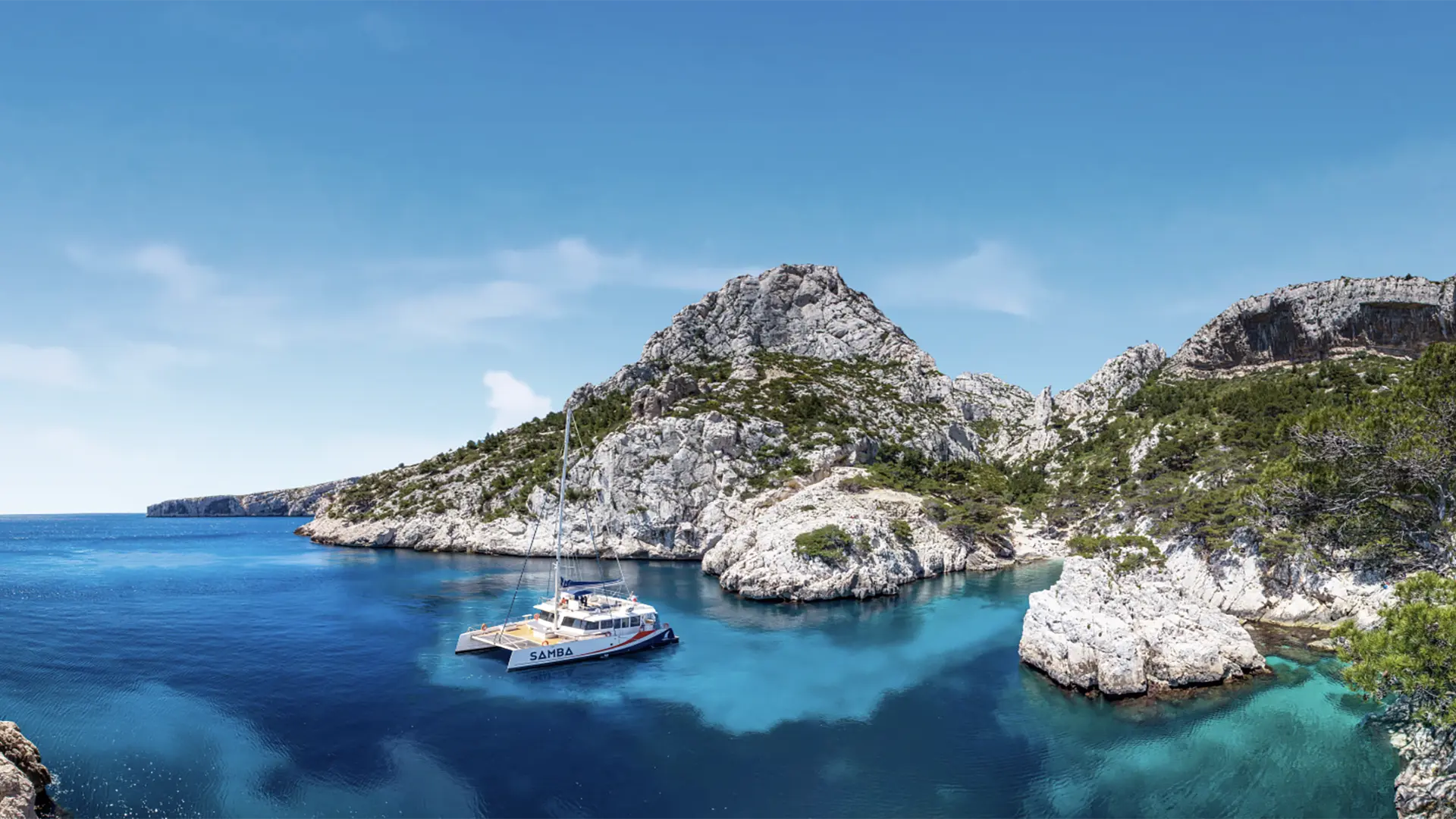 Catamaran Samba dans les Calanques