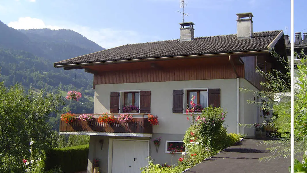 Cadre fleuri en été