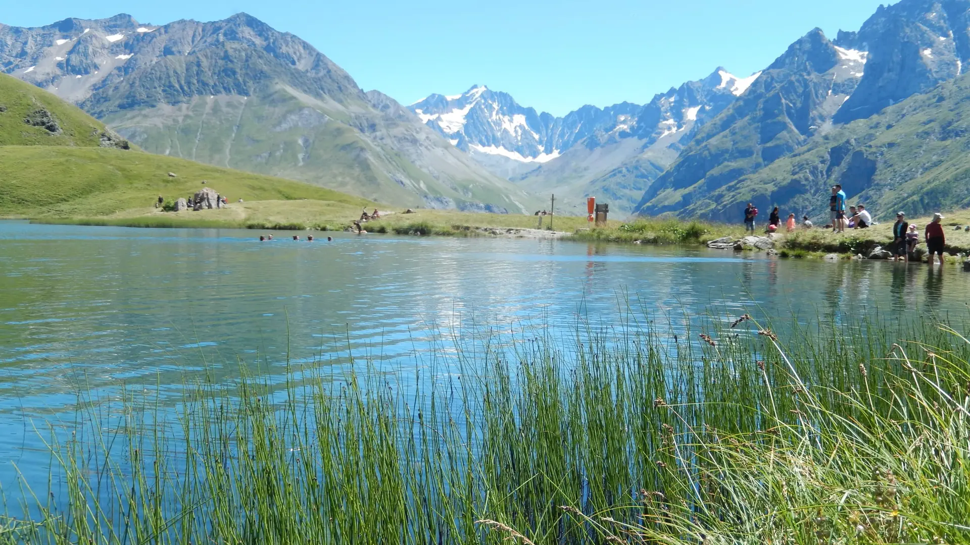 Lac du pontet et massif des agneaux