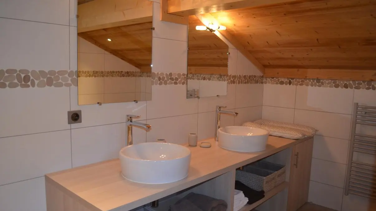 Salle de bains à l'étage