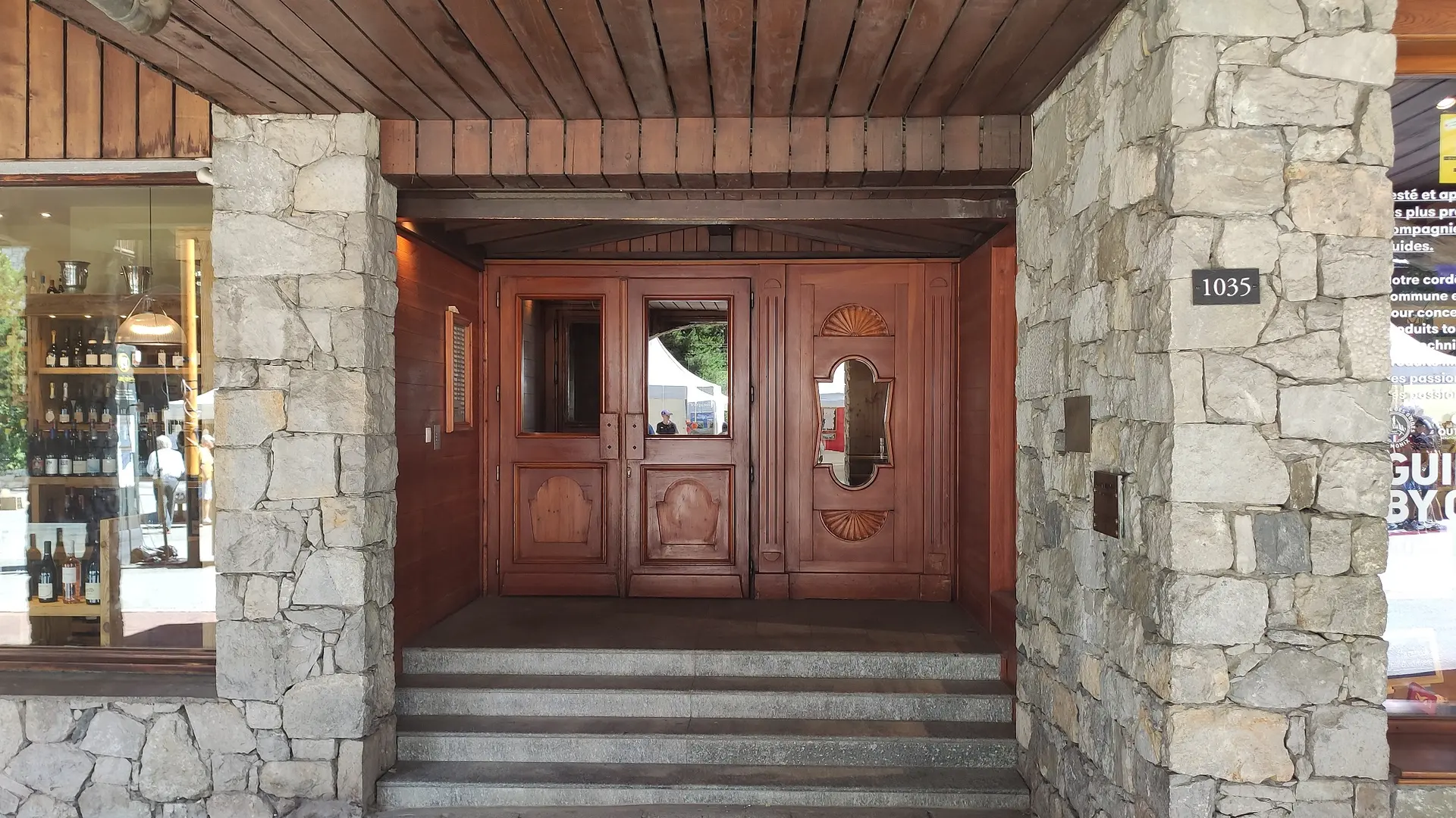 Entrée du Cabinet Kiné Les Andes de Mylène Leguin à Val d'Isère