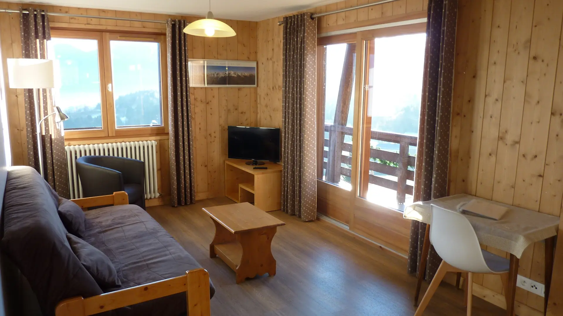 Salon avec balcon