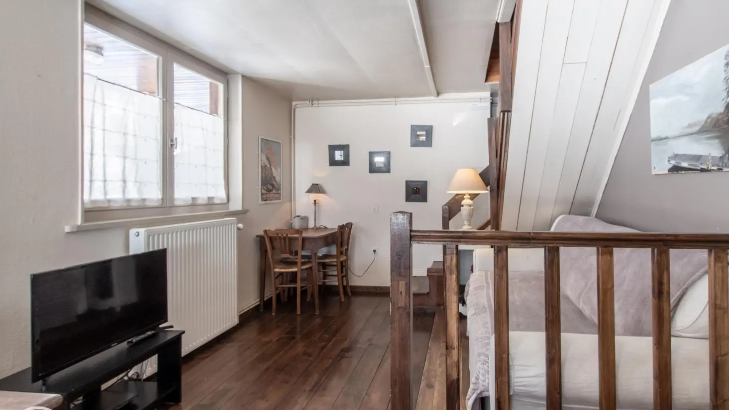 Coin détente et accès aux étages