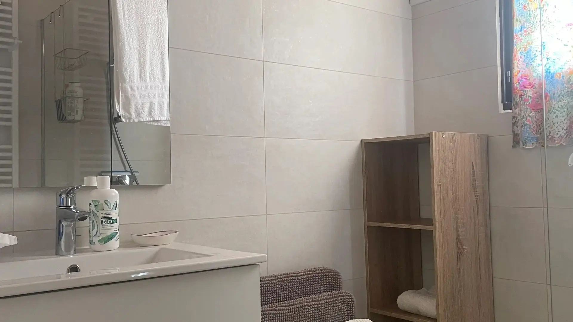 Yolaine et Marcel_L'Isle-sur-la-Sorgue salle d'eau