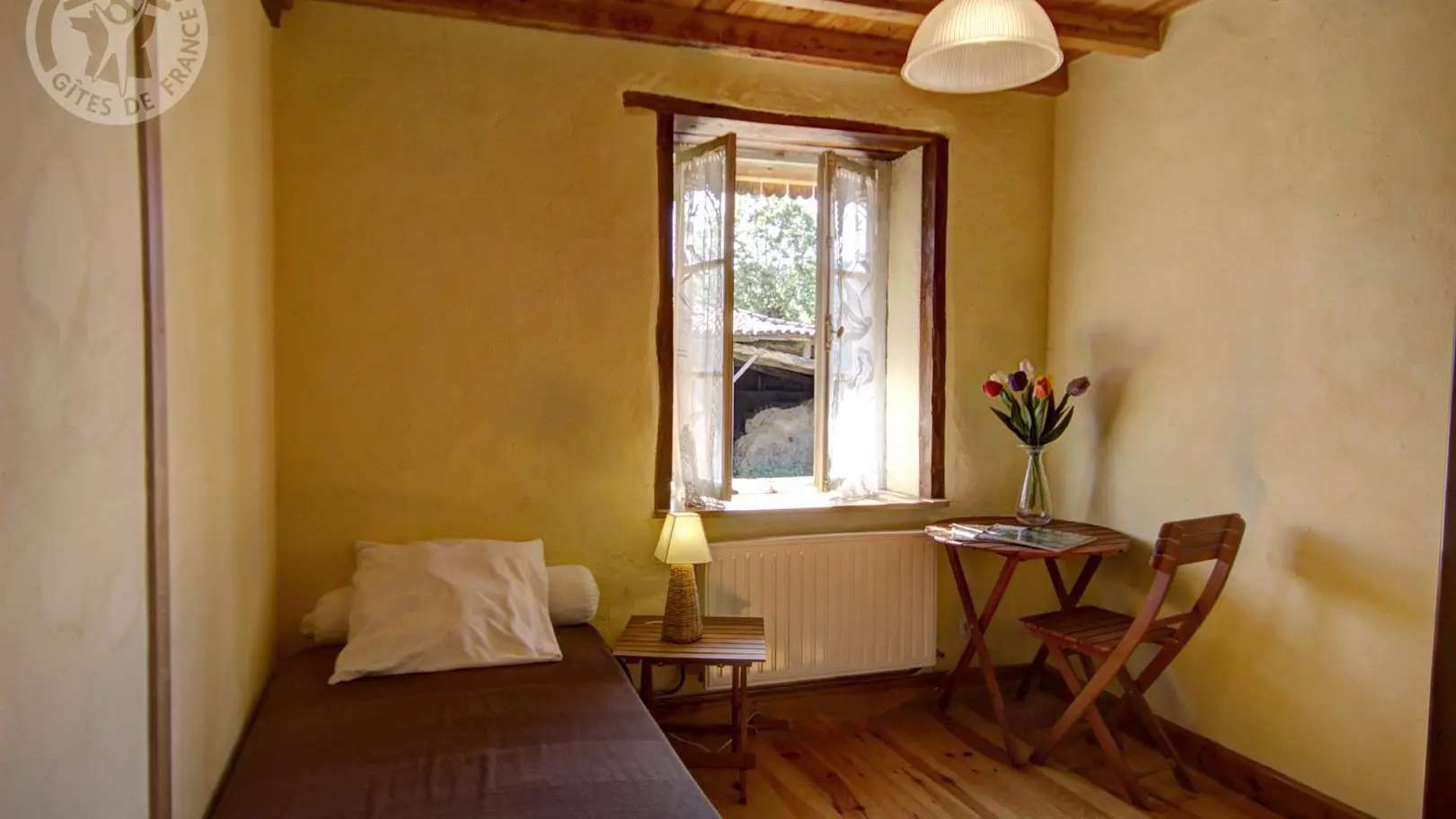 Chambre 2 avec 1 lit 90