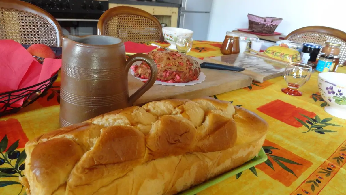 Ferme Passion - Chambre Dombes - Petit-déjeuner