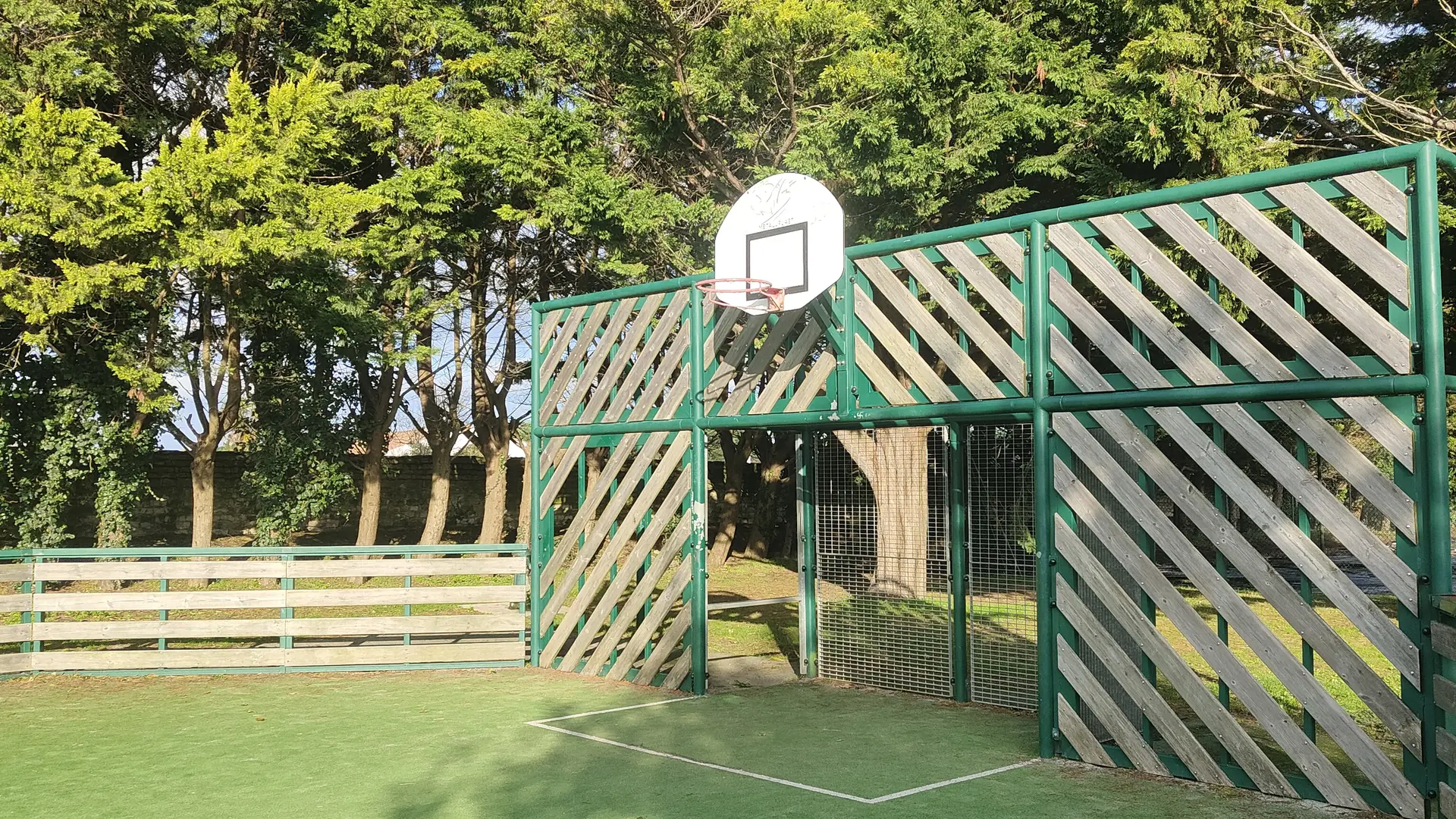 Multi-sports field_La Flotte