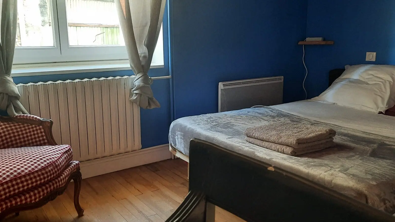 Chambre avec un lit pour 2 personnes