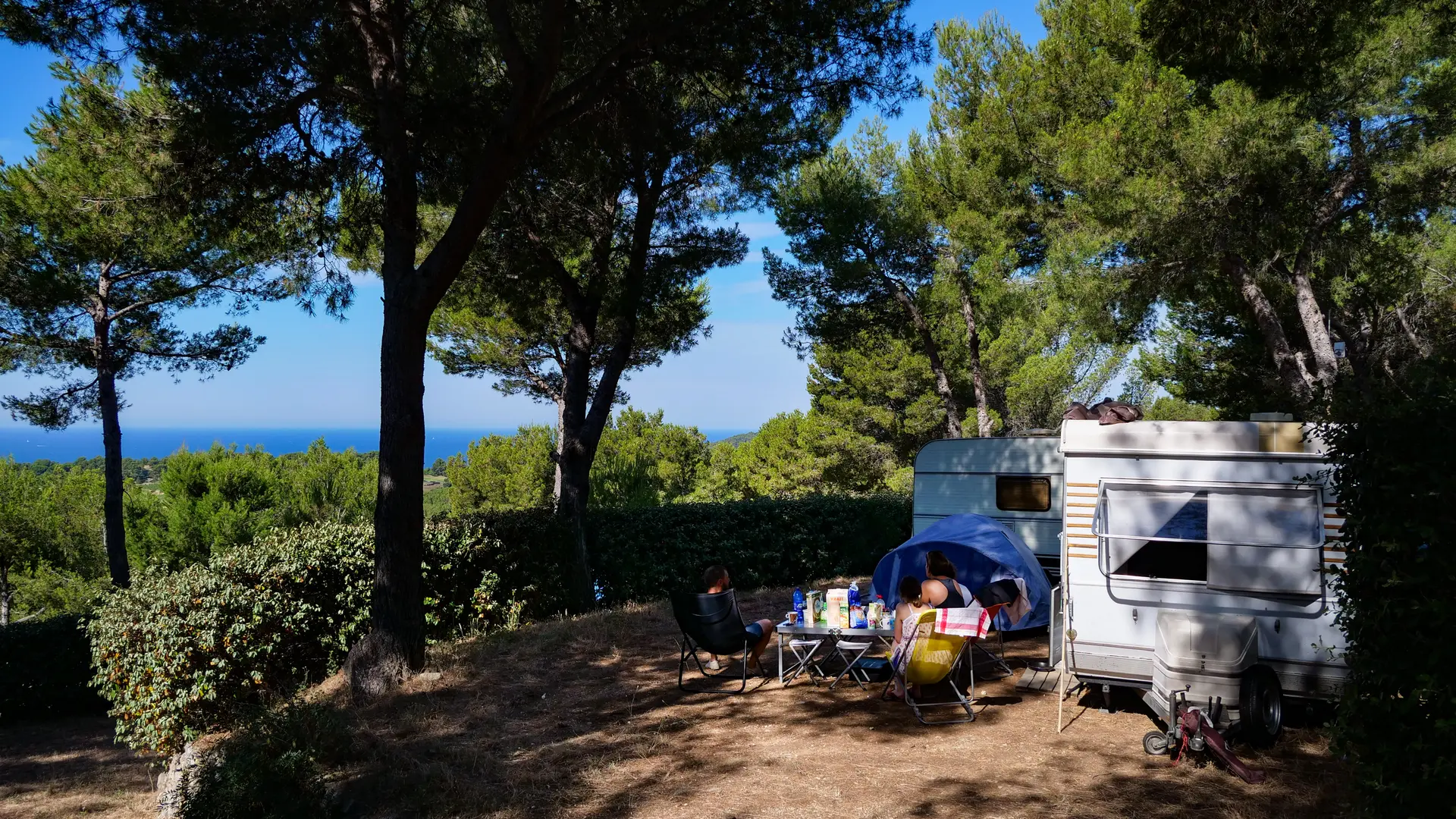 Emplacement caravane vue mer