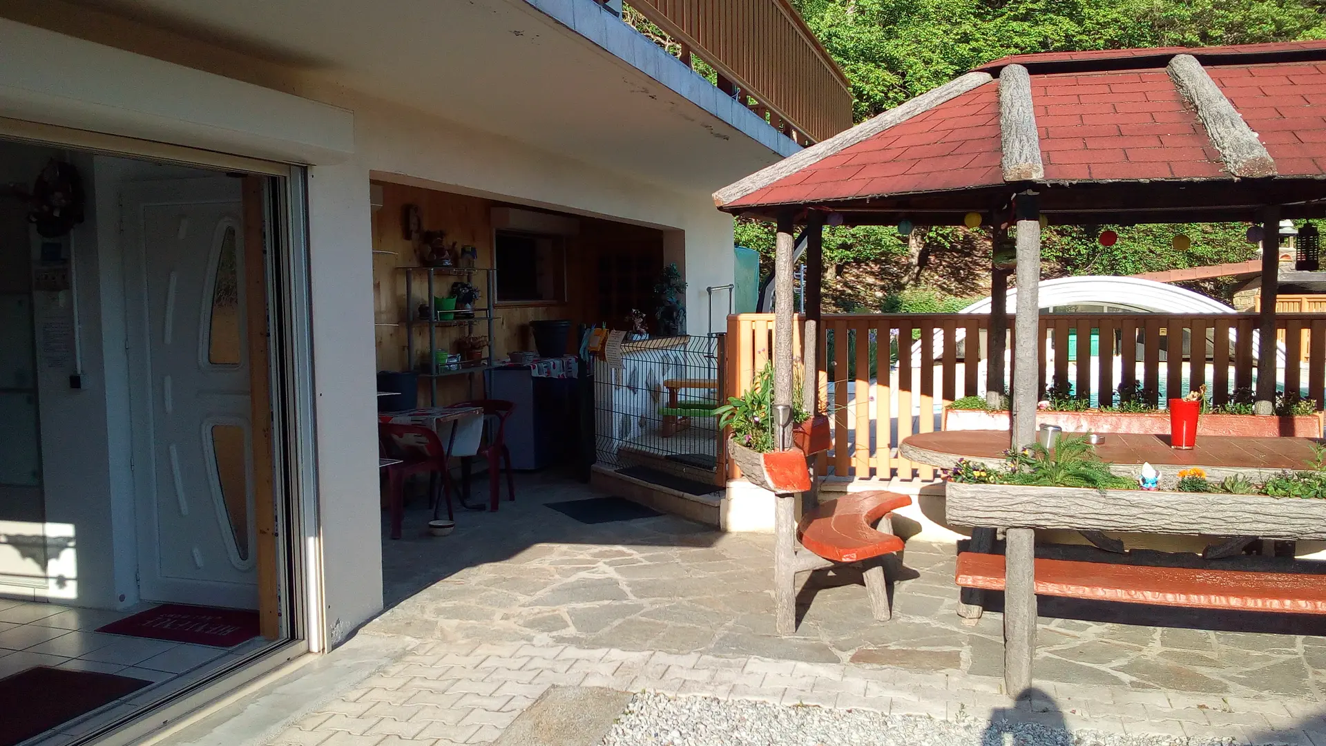 Espace devant le gîte