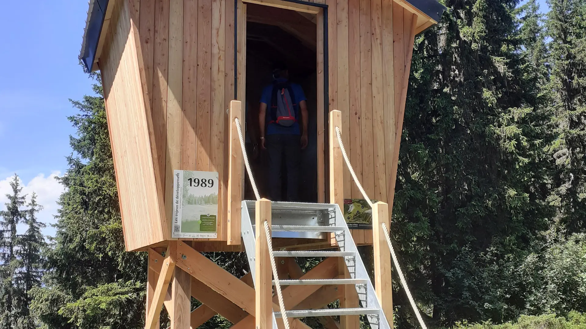 Cabane du sentier des Crêtes