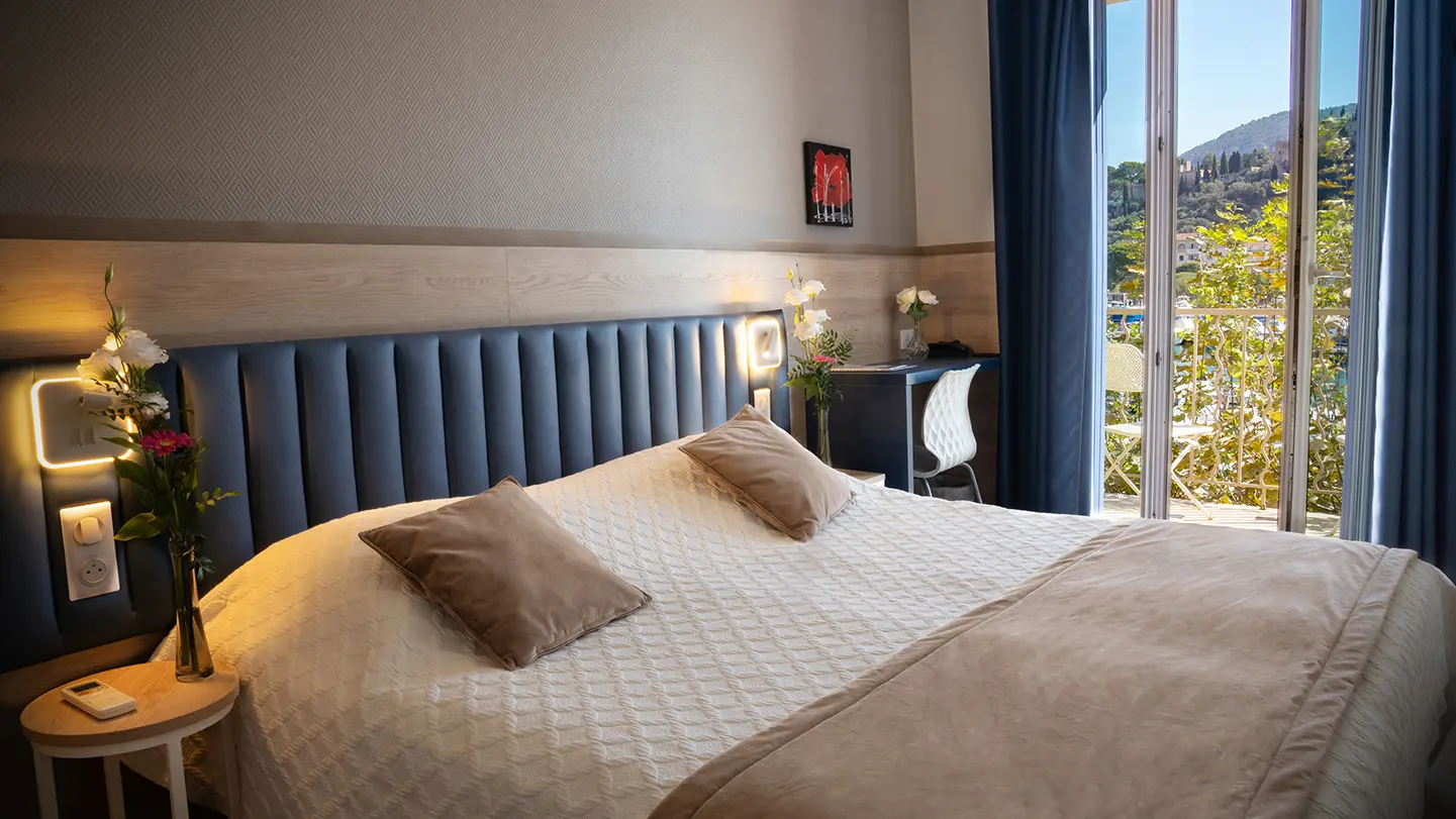 Chambre double vue port hôtel Le Golfe à Cassis