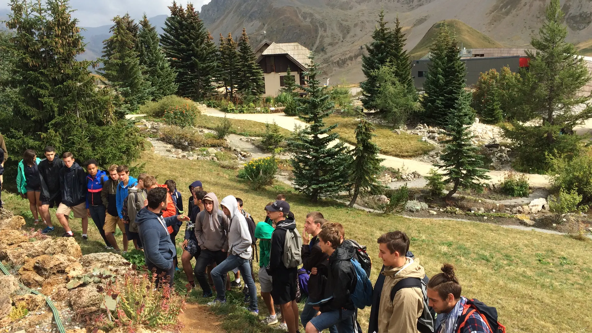 Visite du Jardin du Lautaret d'un groupe de scolaires