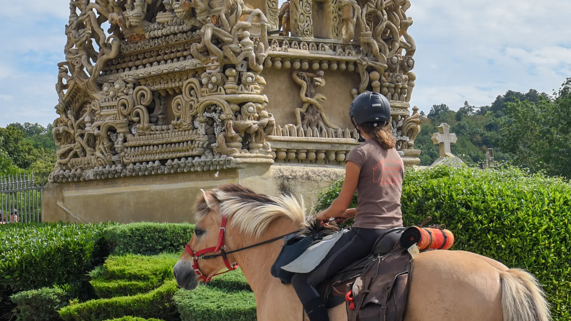 Tombeau du facteur Cheval