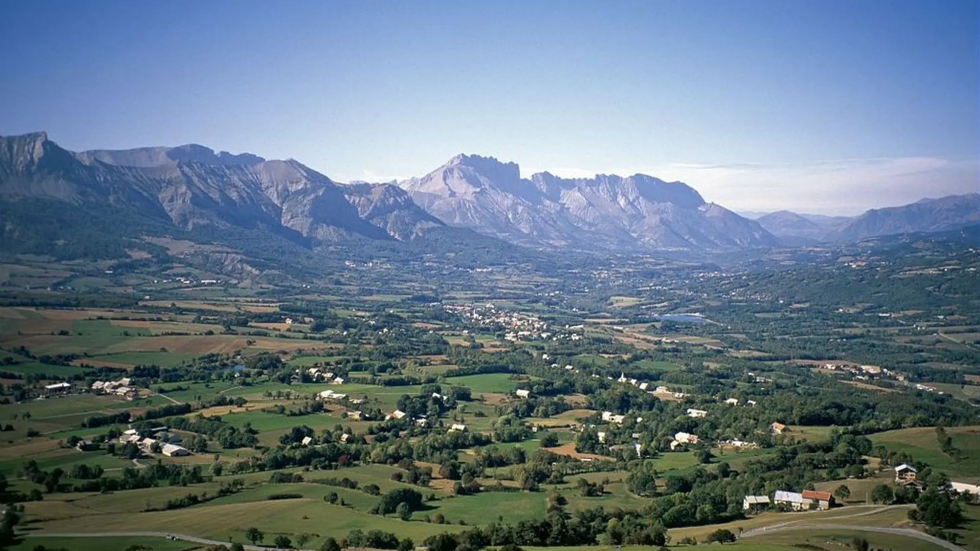 Le bocage du Champsaur vu du Puy de Manse