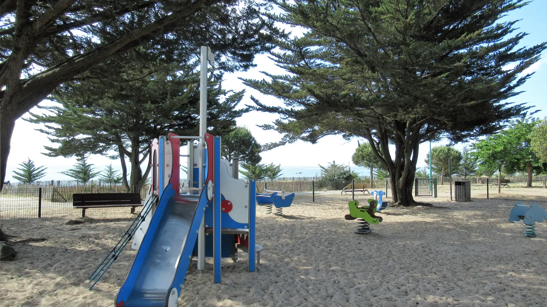 Aire de jeux plage sud