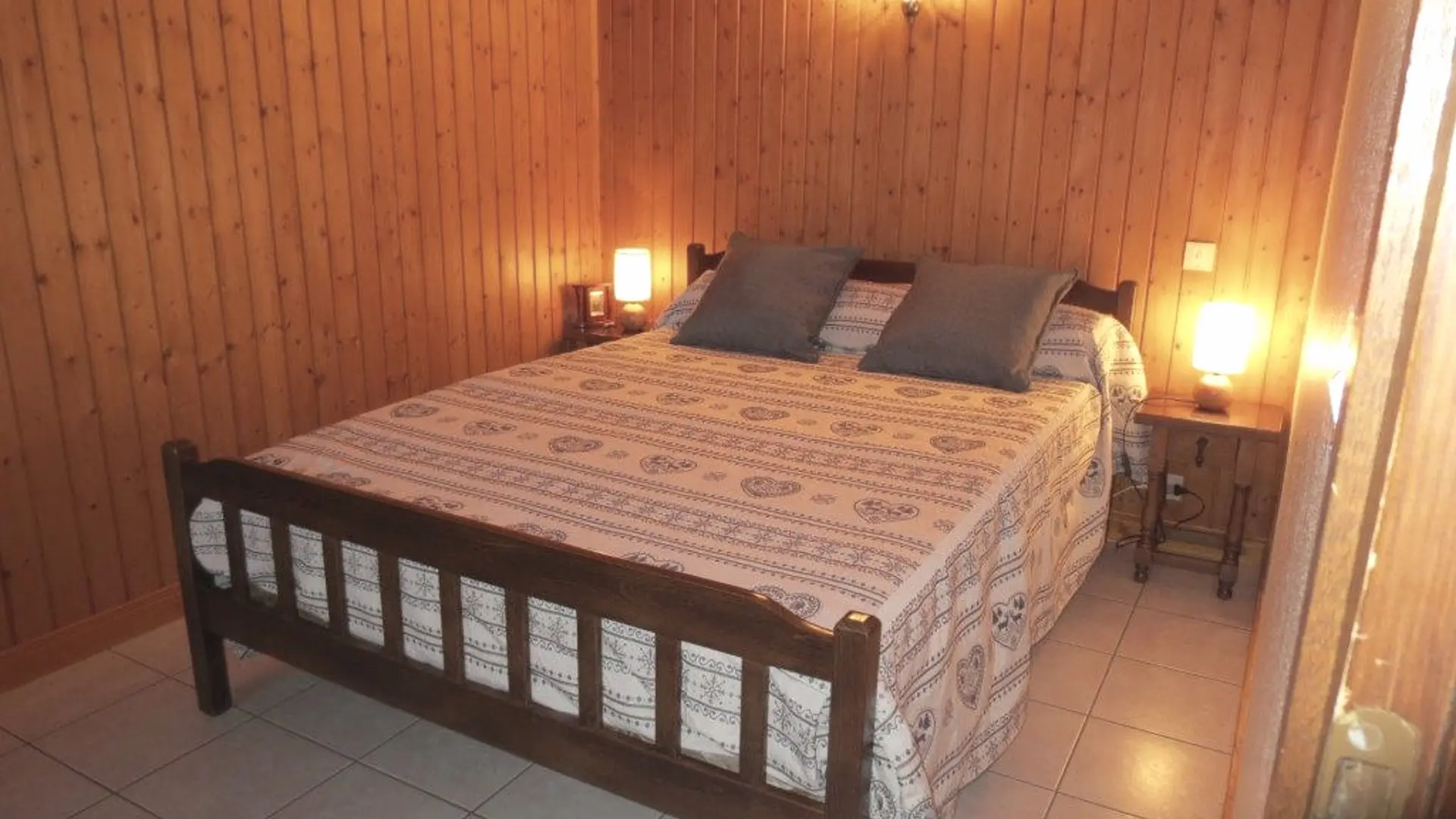 Chambre avec lit double/Bedroom with a double bed-Makalu-Le Grand-Bornand