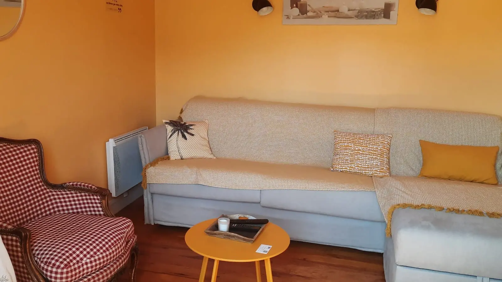 Salon ou chambre avec télèvision, wifi