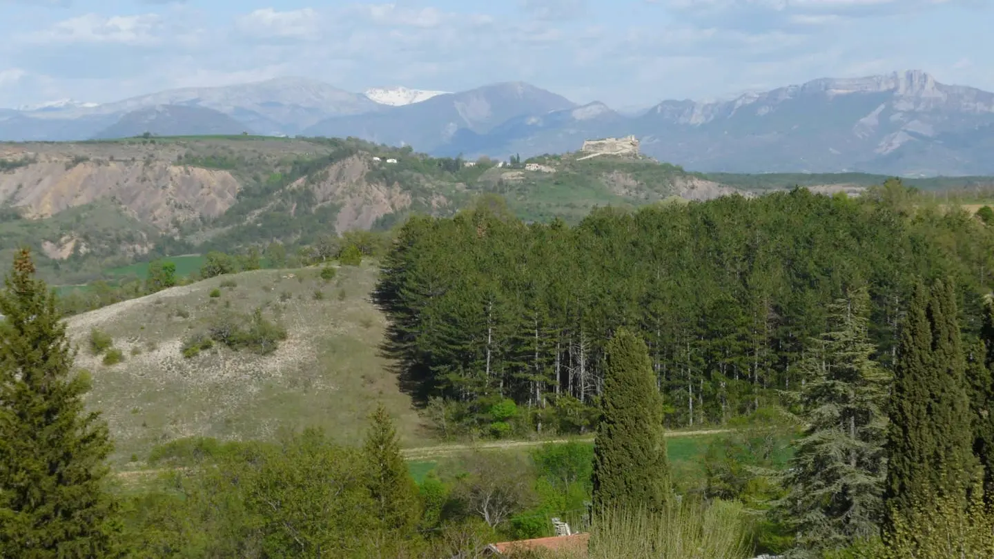 Vue sur le château de Mison