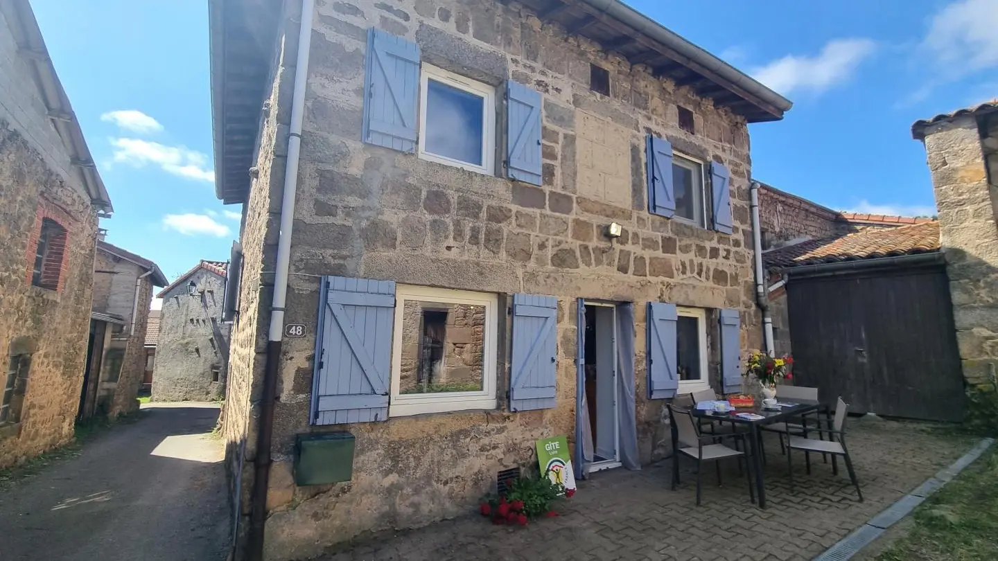 Gîte La Marie au coeur du hameau de Mizériecq, disposant d'une terrasse privative.