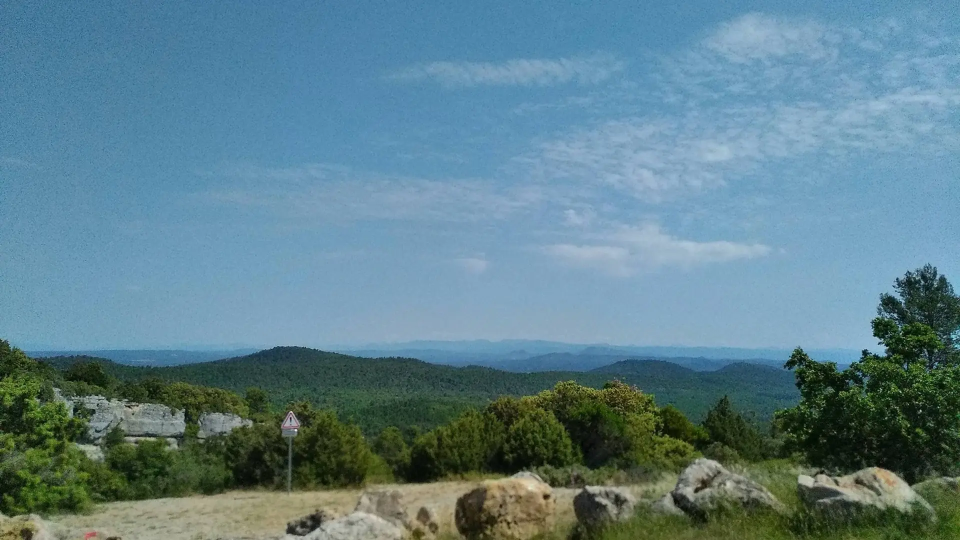 Point de vue panoramique sur la forêt domaniale de Mazaugues